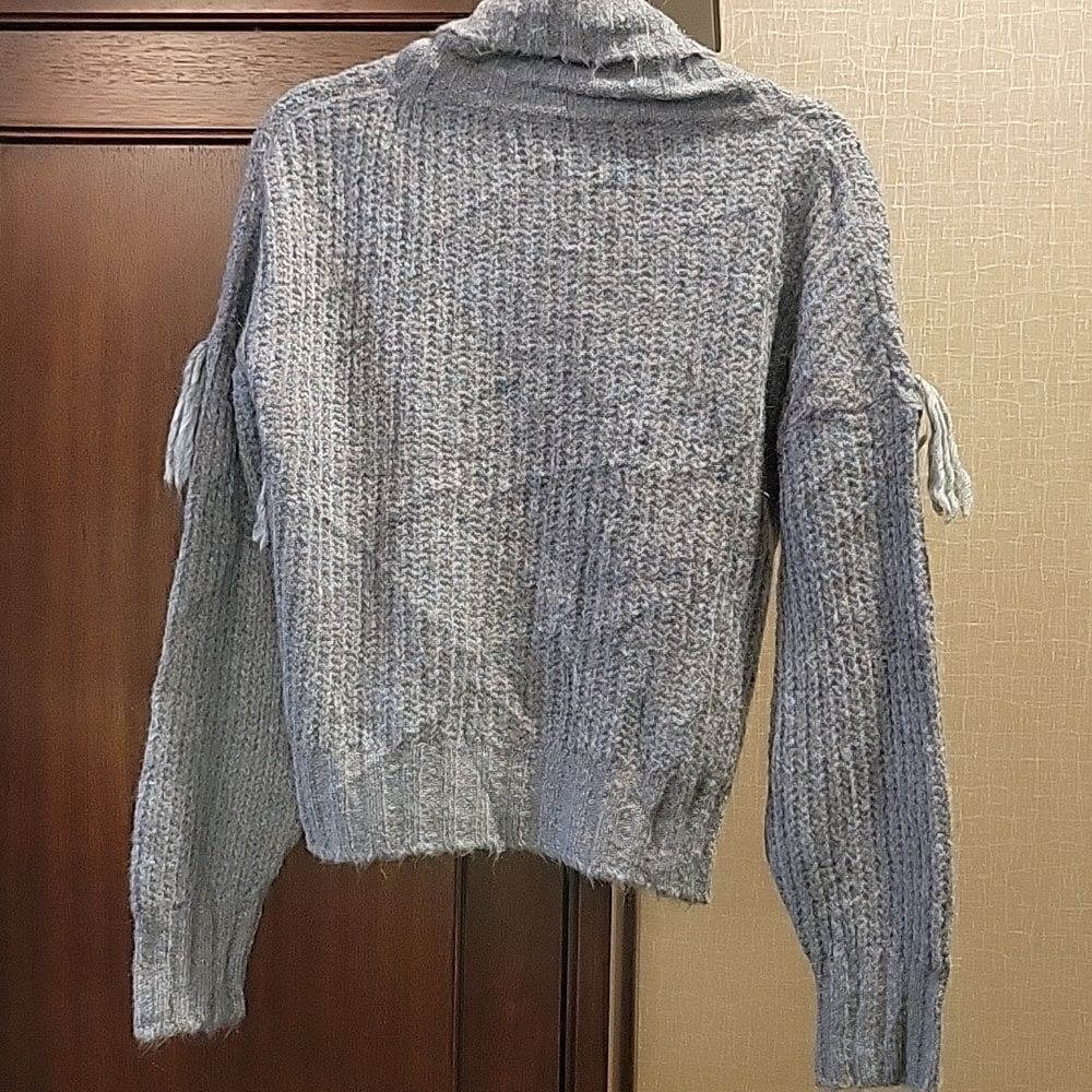 Something Navy Oct Isla Fringe Turtleneck Sweater - Picture 5 of 11